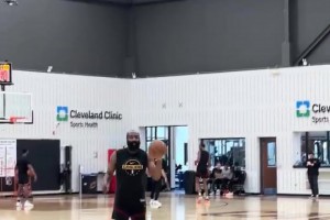 哈登积极训练三分！骑士训练球馆颜值真不错！